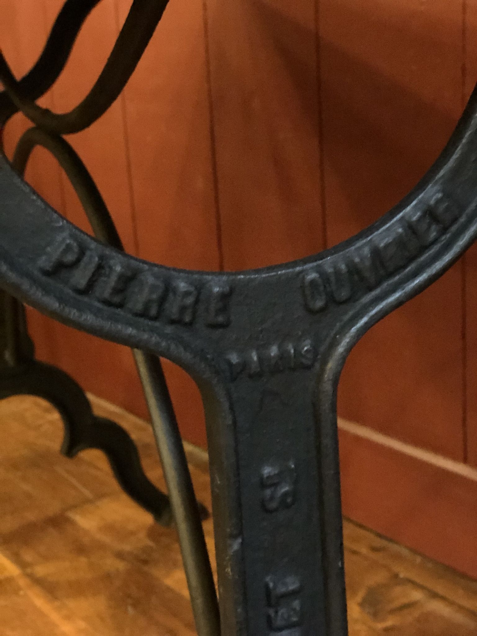 Table de bistrot ancienne Pierre Ouvrier
