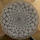 Plat en verre travaillé