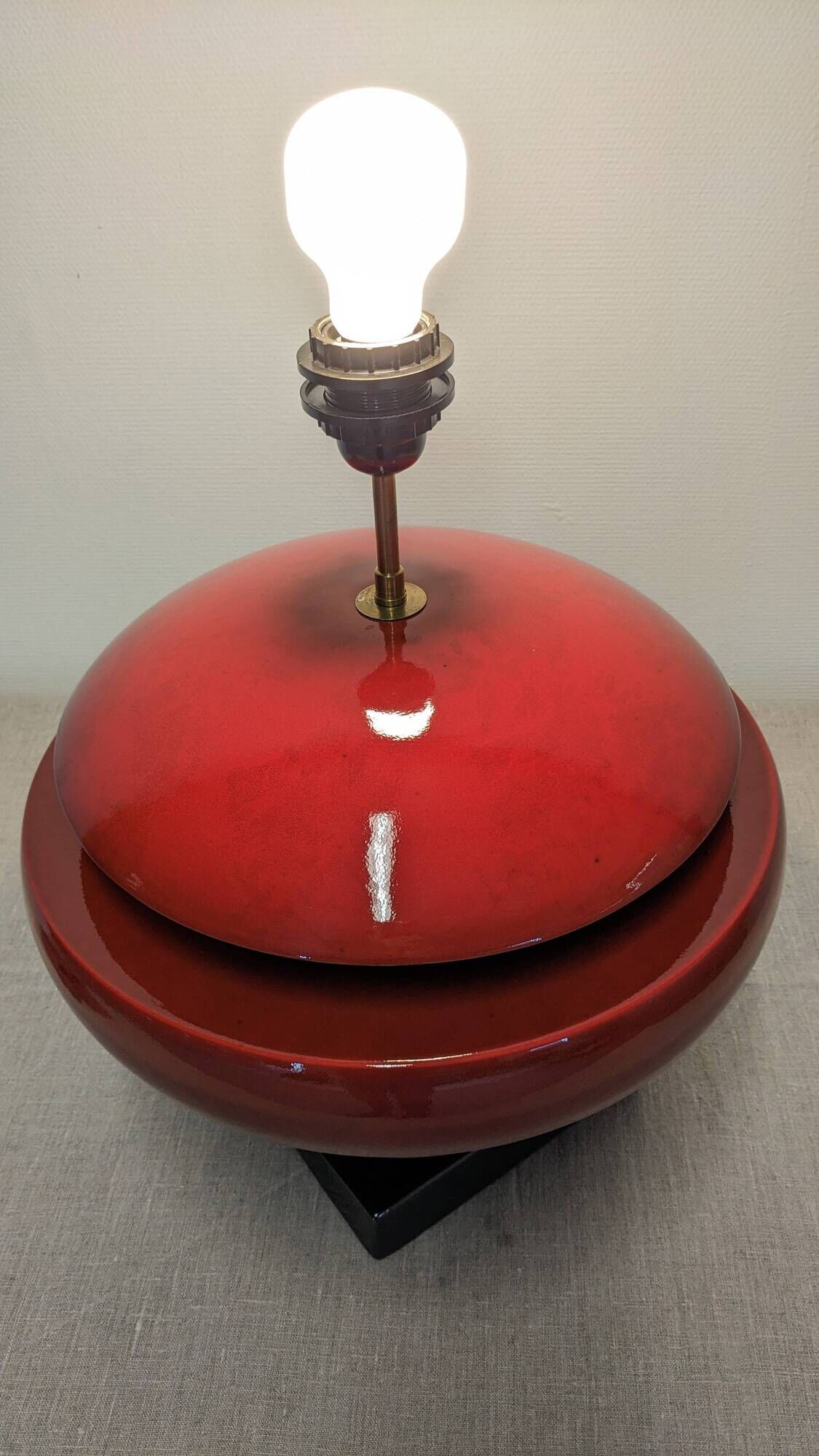 Earthenware lamp base by François Chatain, France circa 1980