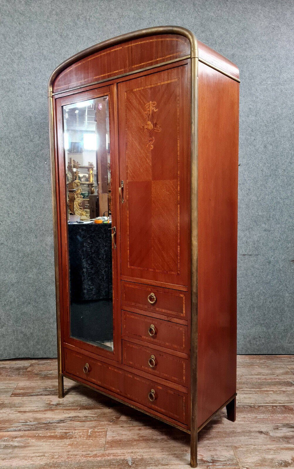 Art Deco period wardrobe in mahogany and marquetry around 1920-1925