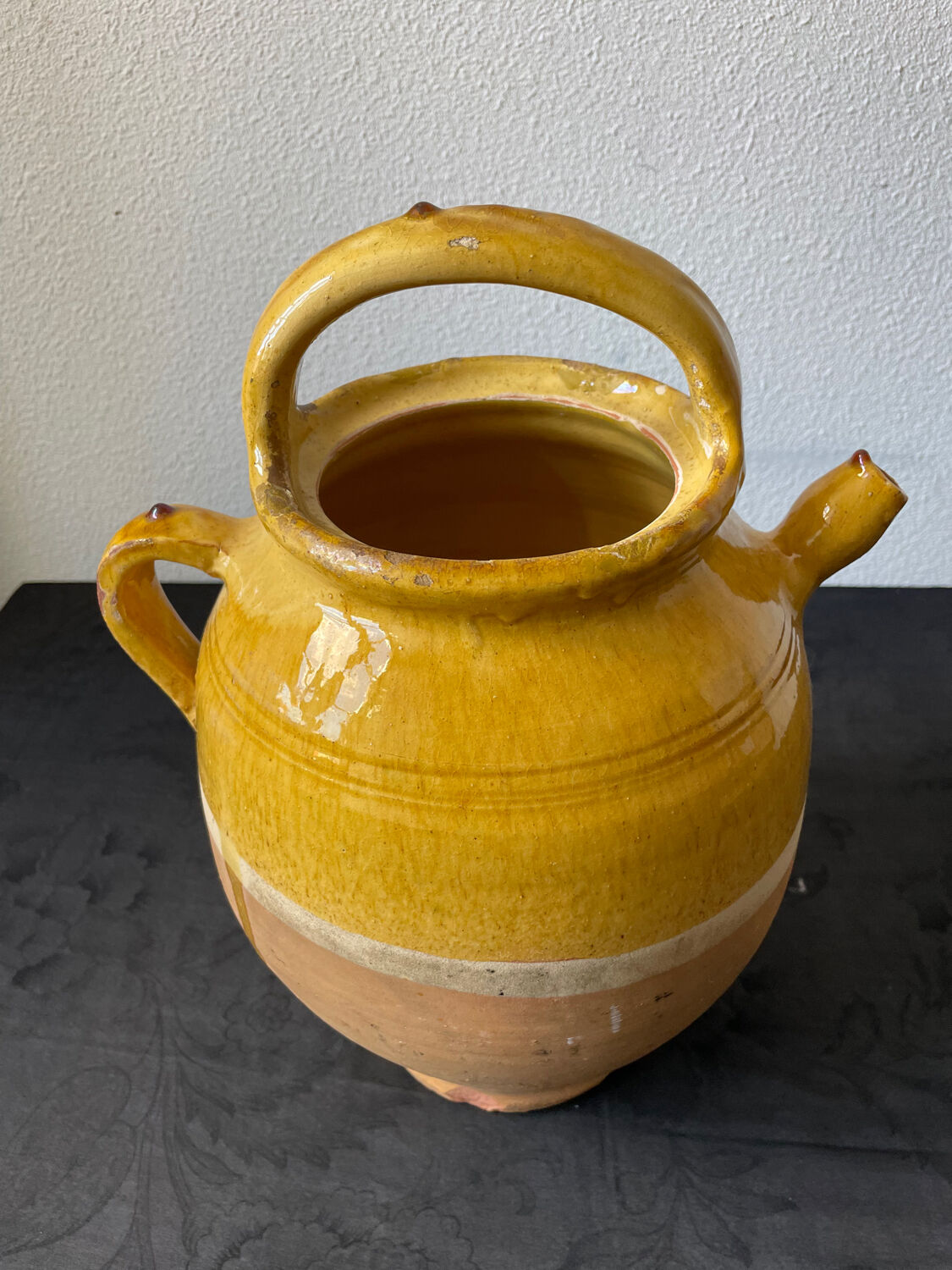 Cruche gargoulette chevrette en terre cuite vernissé jaune