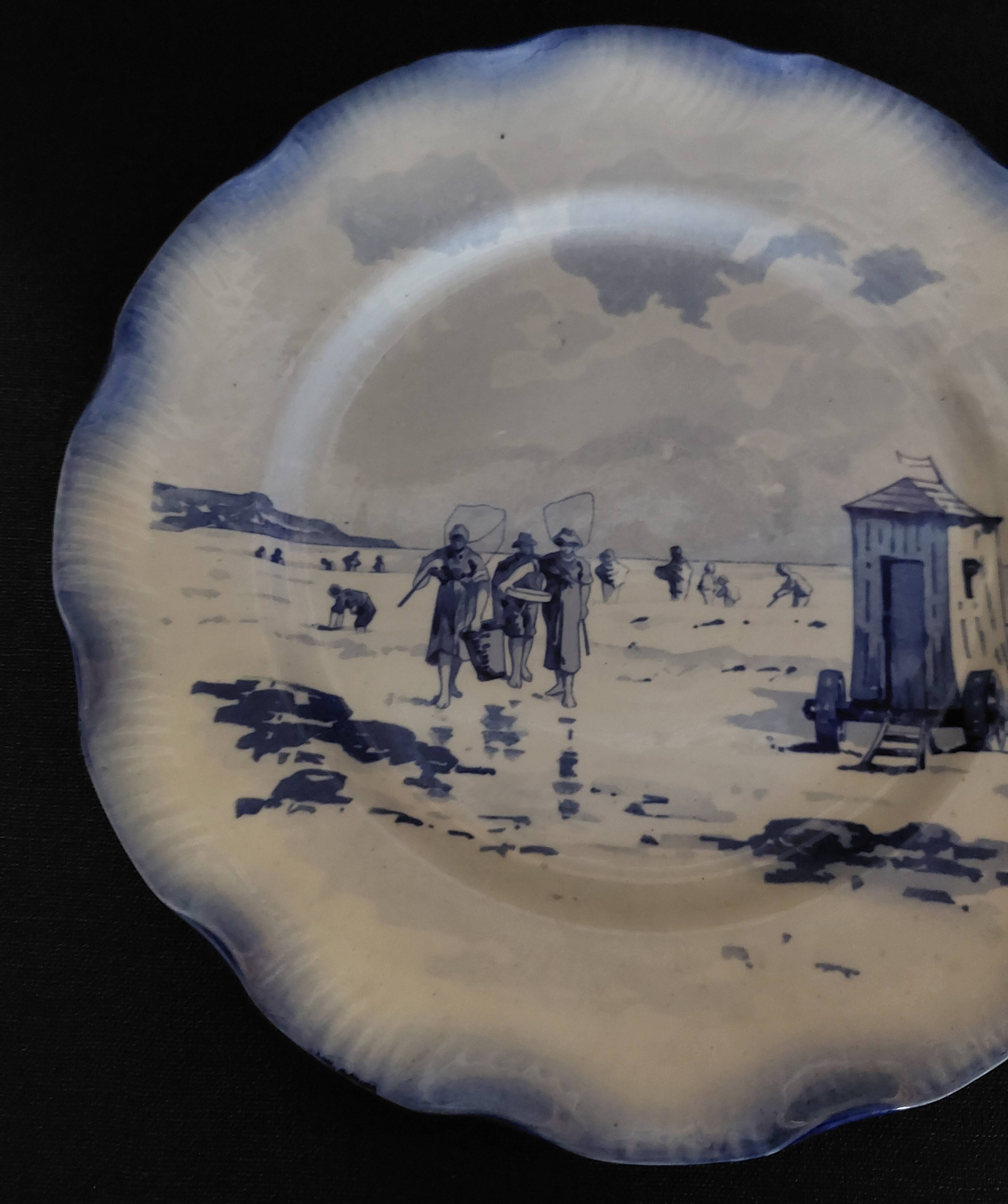 Sarreguemines earthenware plate with Marine decor late 19th century early 20th century