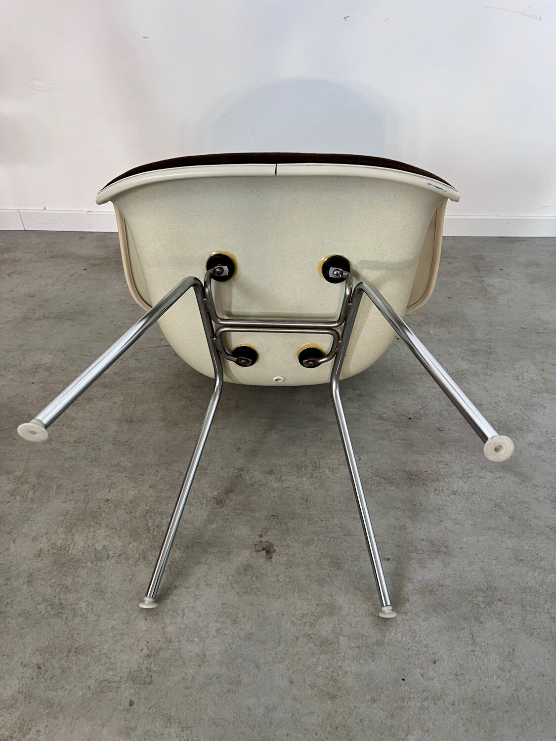 Old Charles and Ray Eames Vitra design armchair from the 70s fiberglass armchair fabric