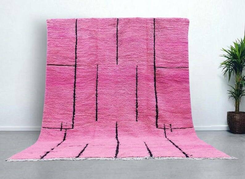 Handwoven Moroccan Berber rug from the Atlas, size 2/3 m.