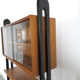 Armoire design en teck Musterring avec pieds noirs