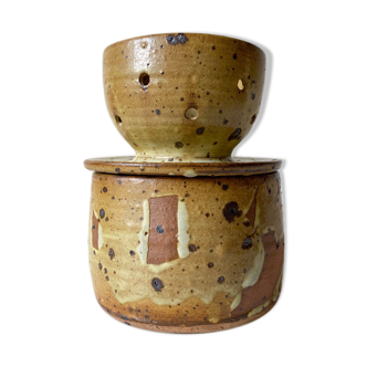 butter maker in brown sandstone
