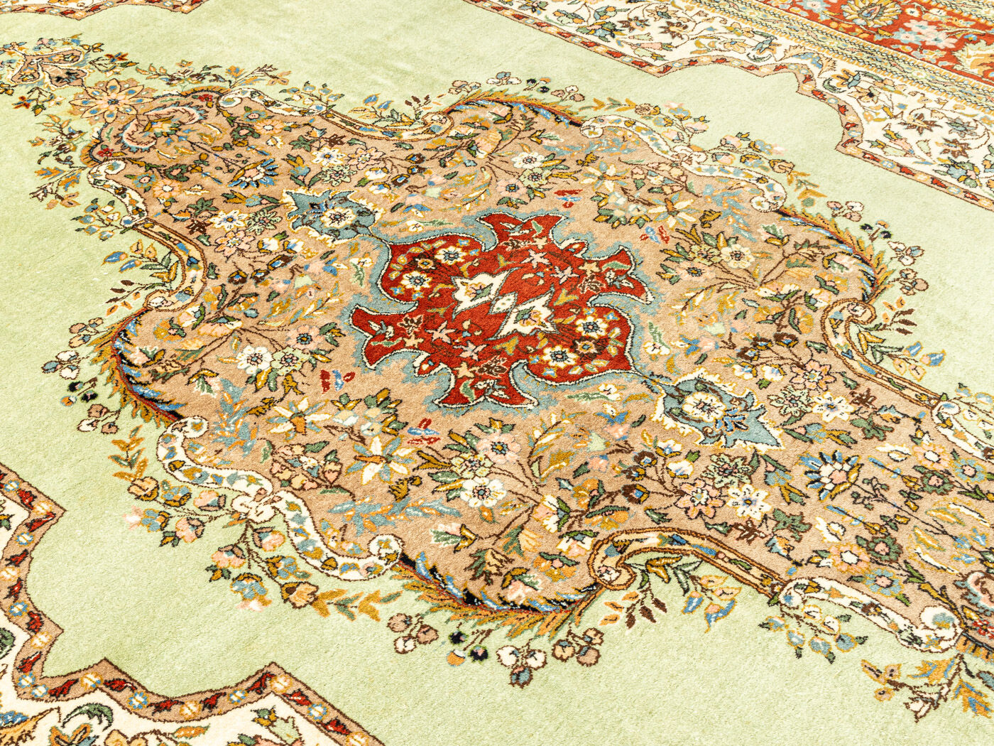 1960s carpet, 250 x 350