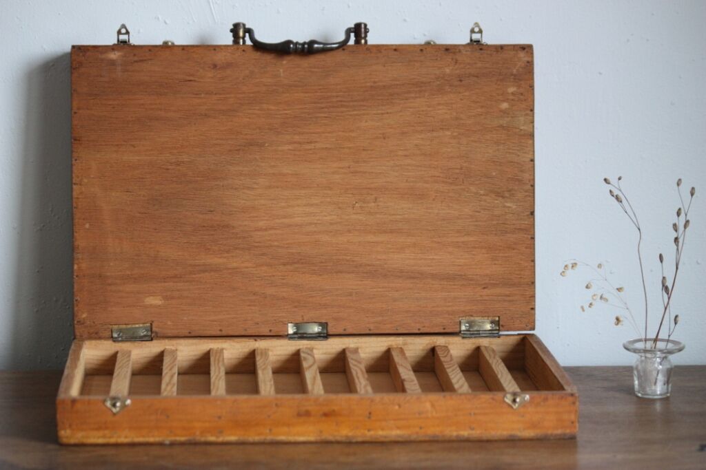 Boite de rangement en bois à fermoir