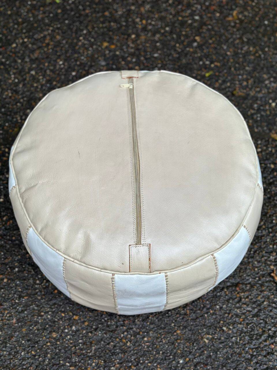 Pouf marocain rond en cuir bicolore beige blanc