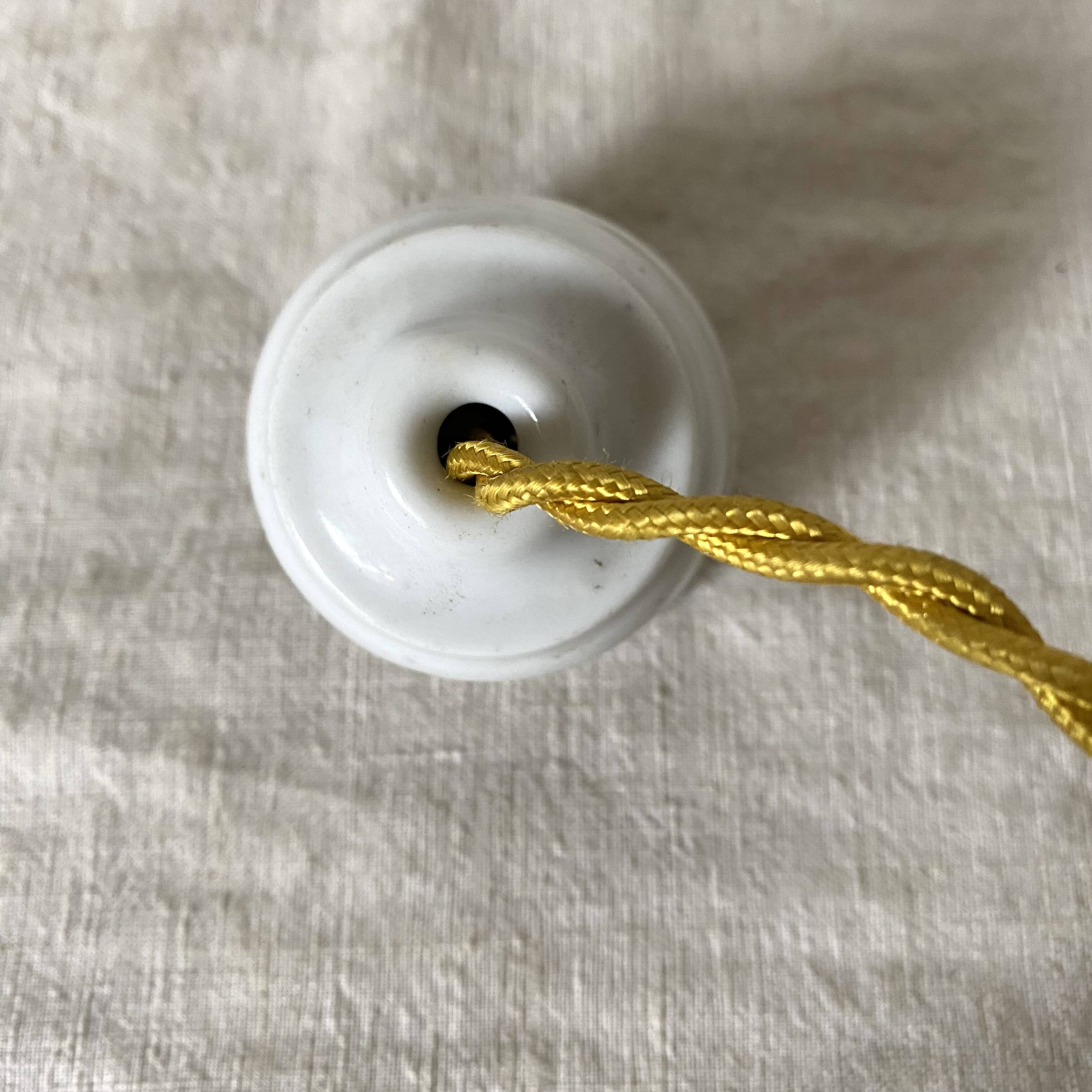 Complete rise and fall in porcelain