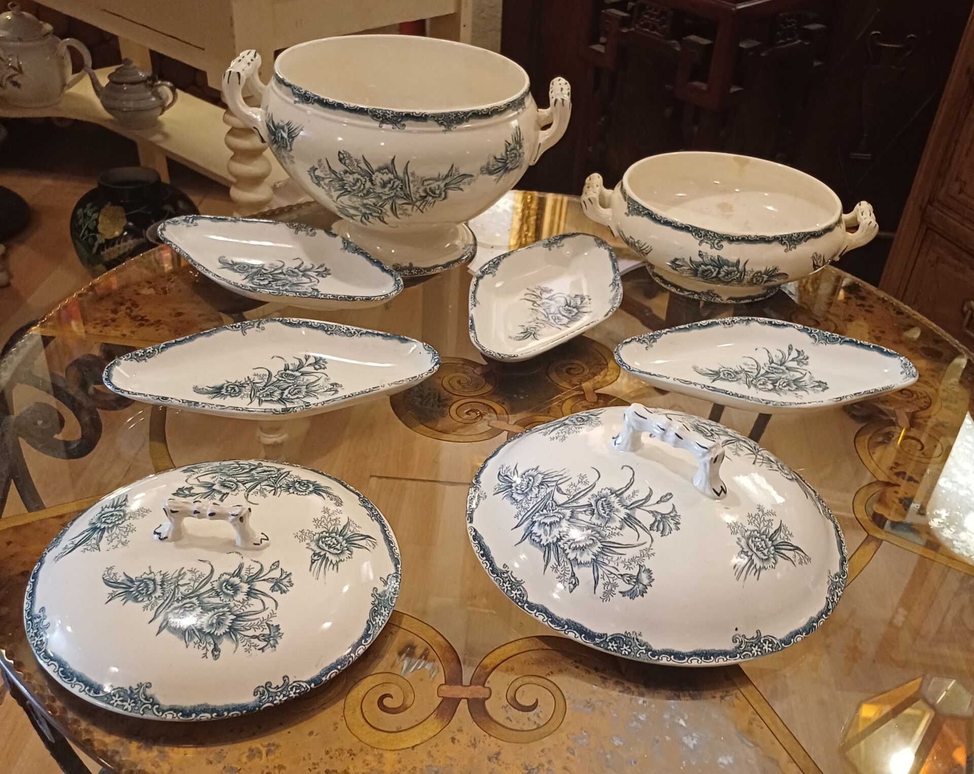Service En Faïence " Œillets "  61 pièces Léon Graves 1894-1913