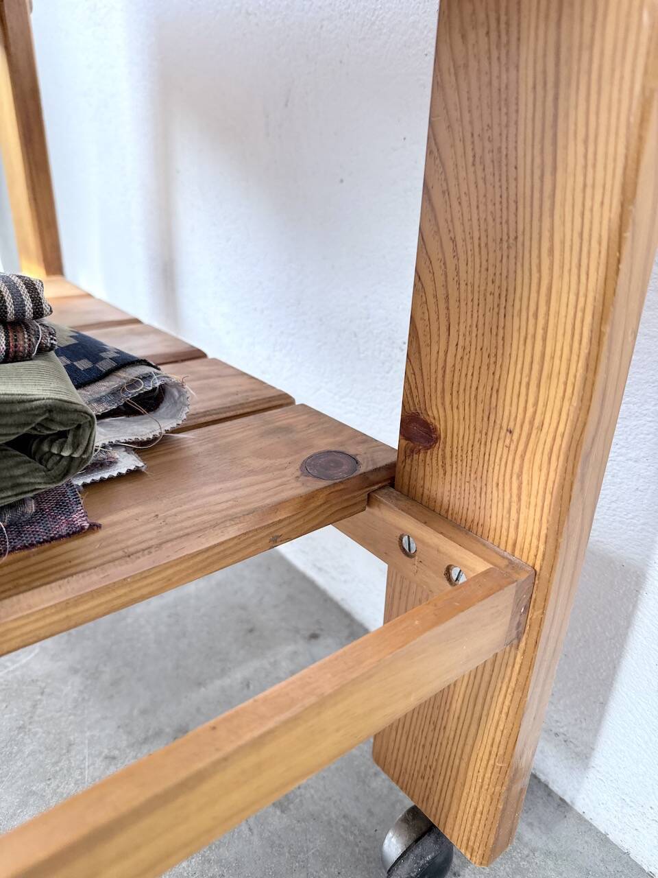 1980 pine wheeled console table