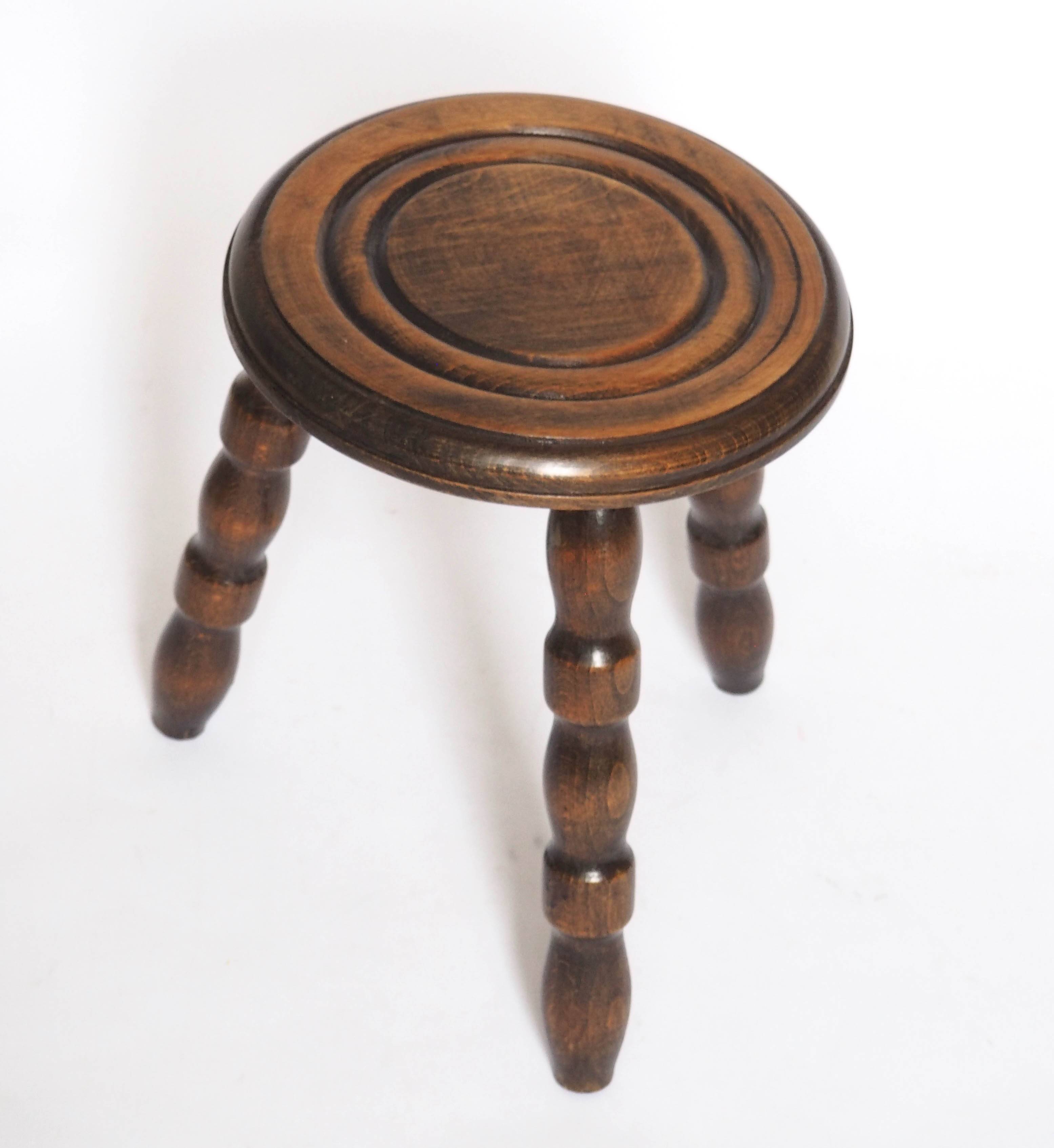 Tabouret tripode bois tourné