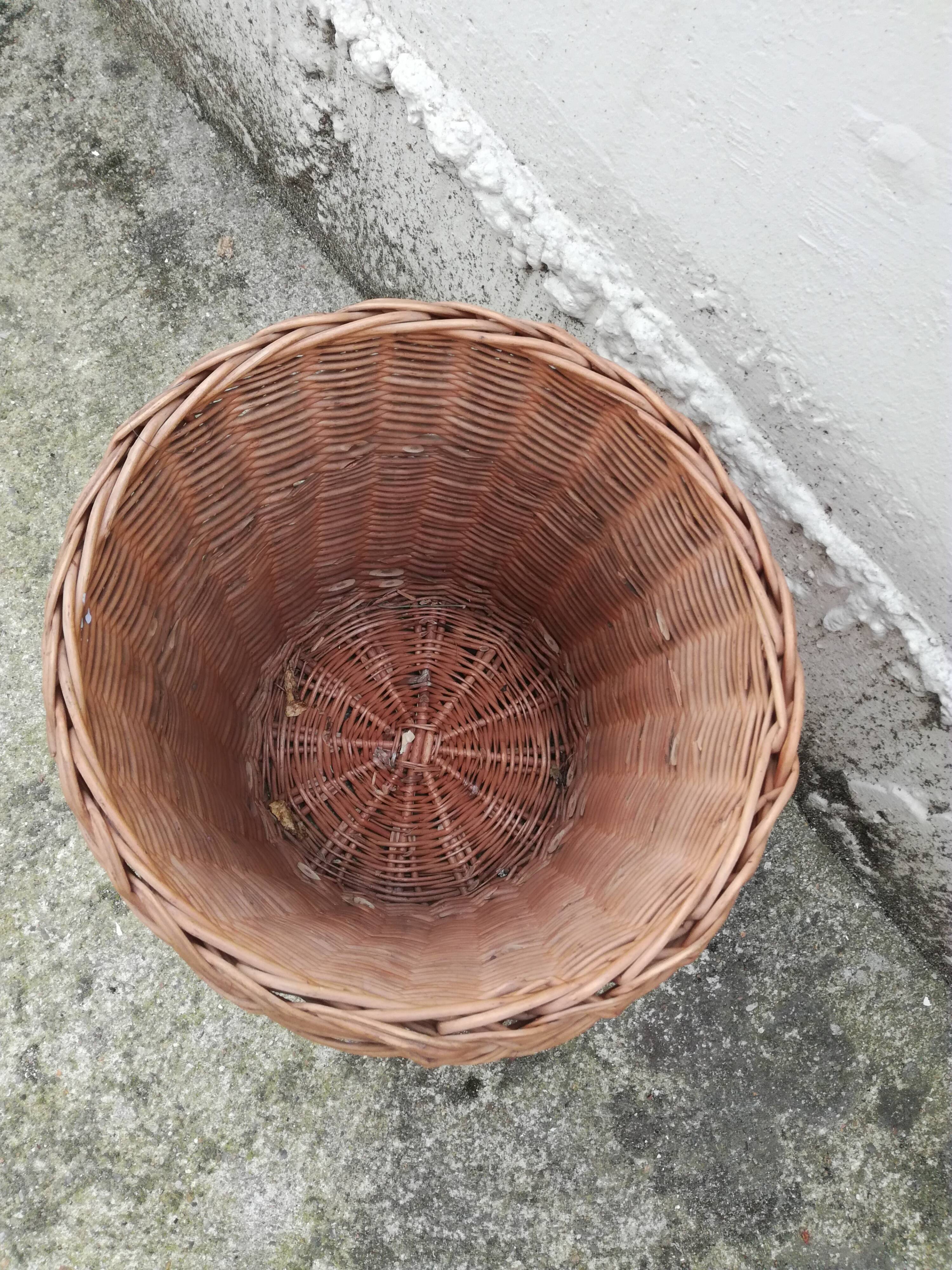 Corbeille en osier vintage