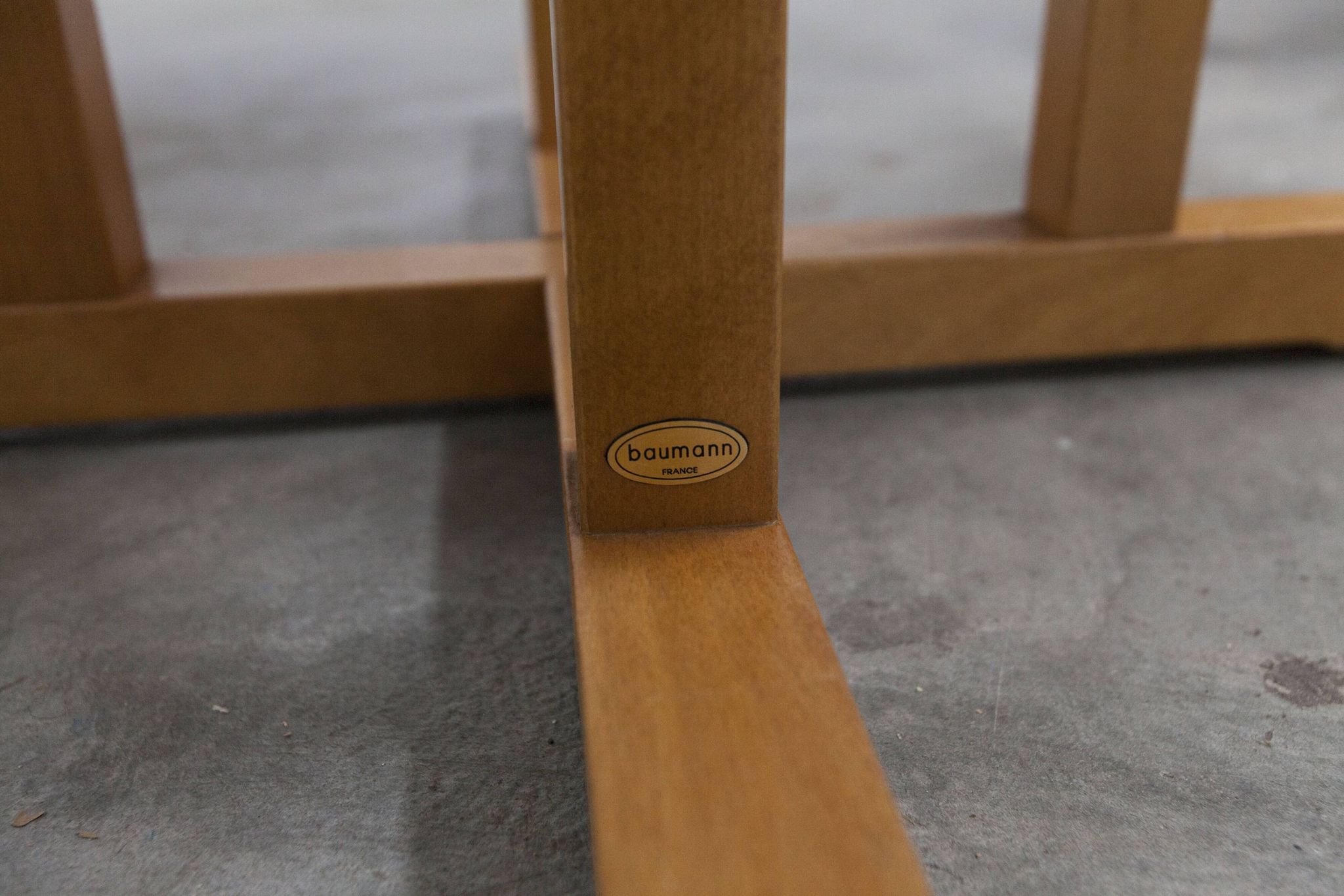 Rare set de 6 tables Baumann 1990, 80x120 et demi lune 120cm