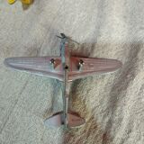 Jouets en métal avions