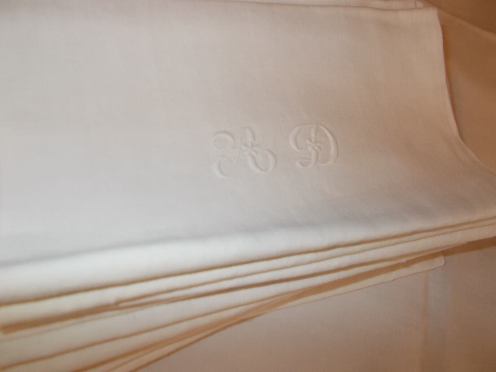 Tablecloth and 11 cotton/linen towels embroidered AD circa 1900