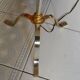 Lampadaire tripode vintage laiton doré
