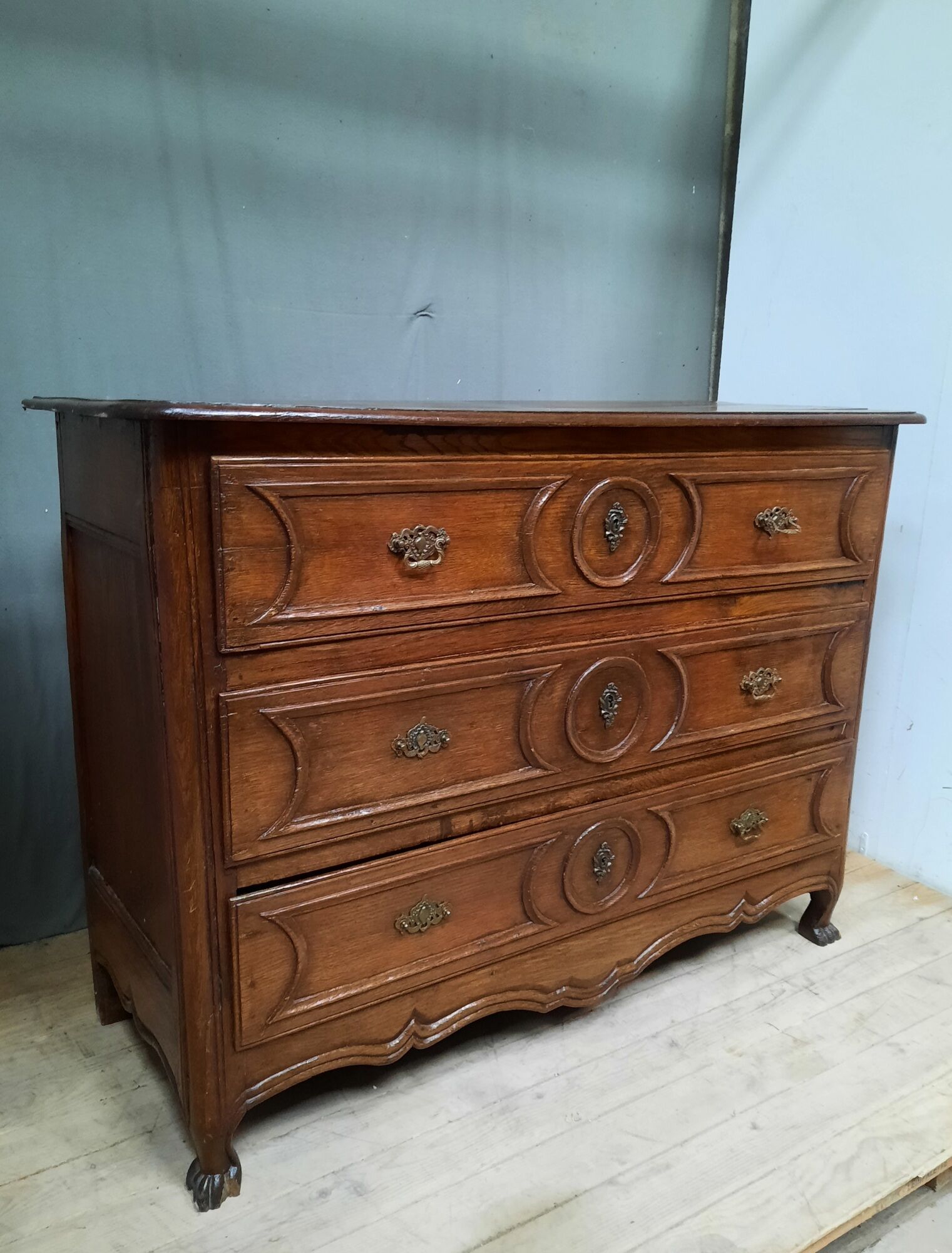 Chest of drawers in solid chene of the eighteenth sawcum
