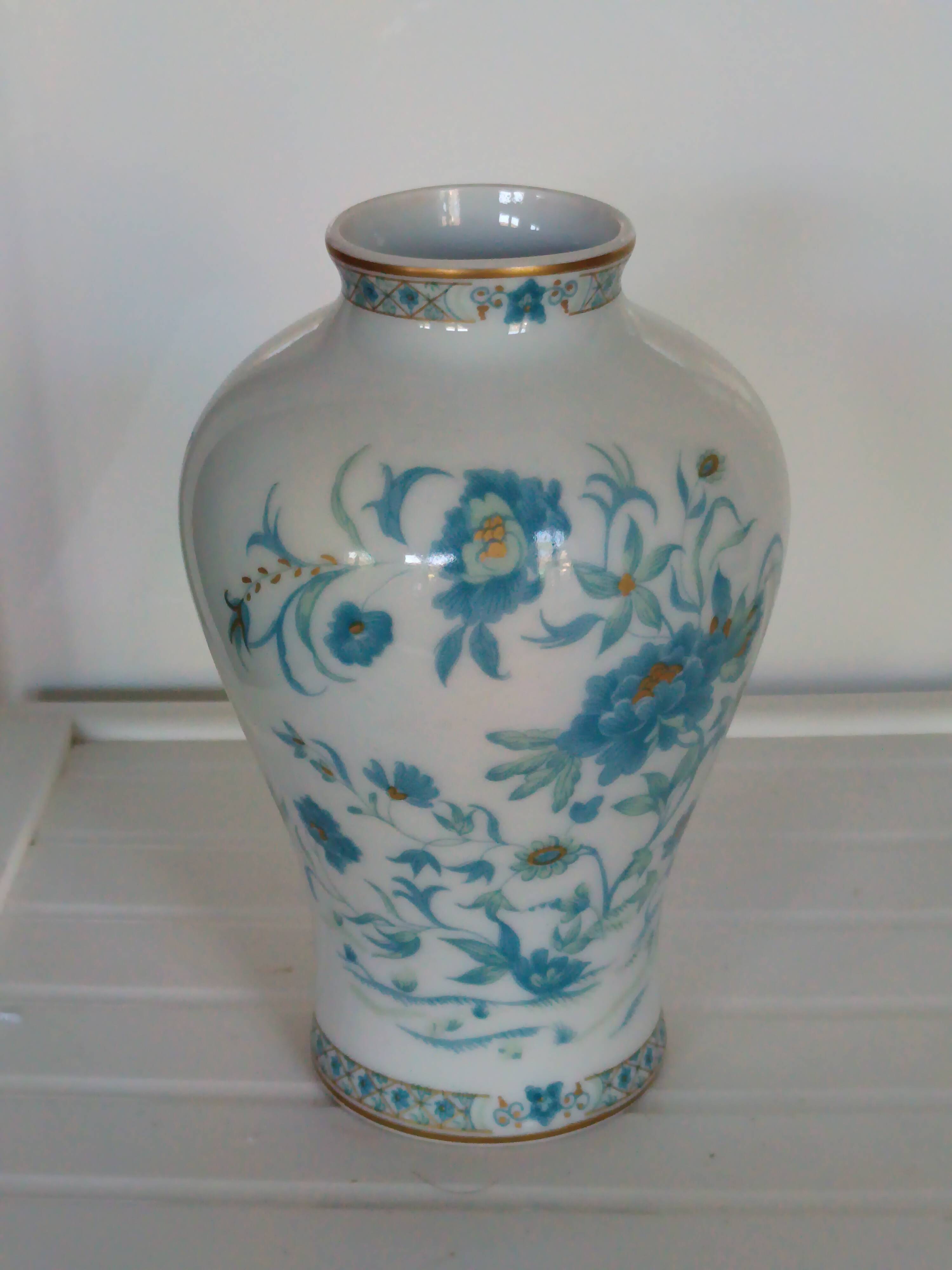 Haviland Limoges vase – Nankin turquoise and gold decoration – 17 cm