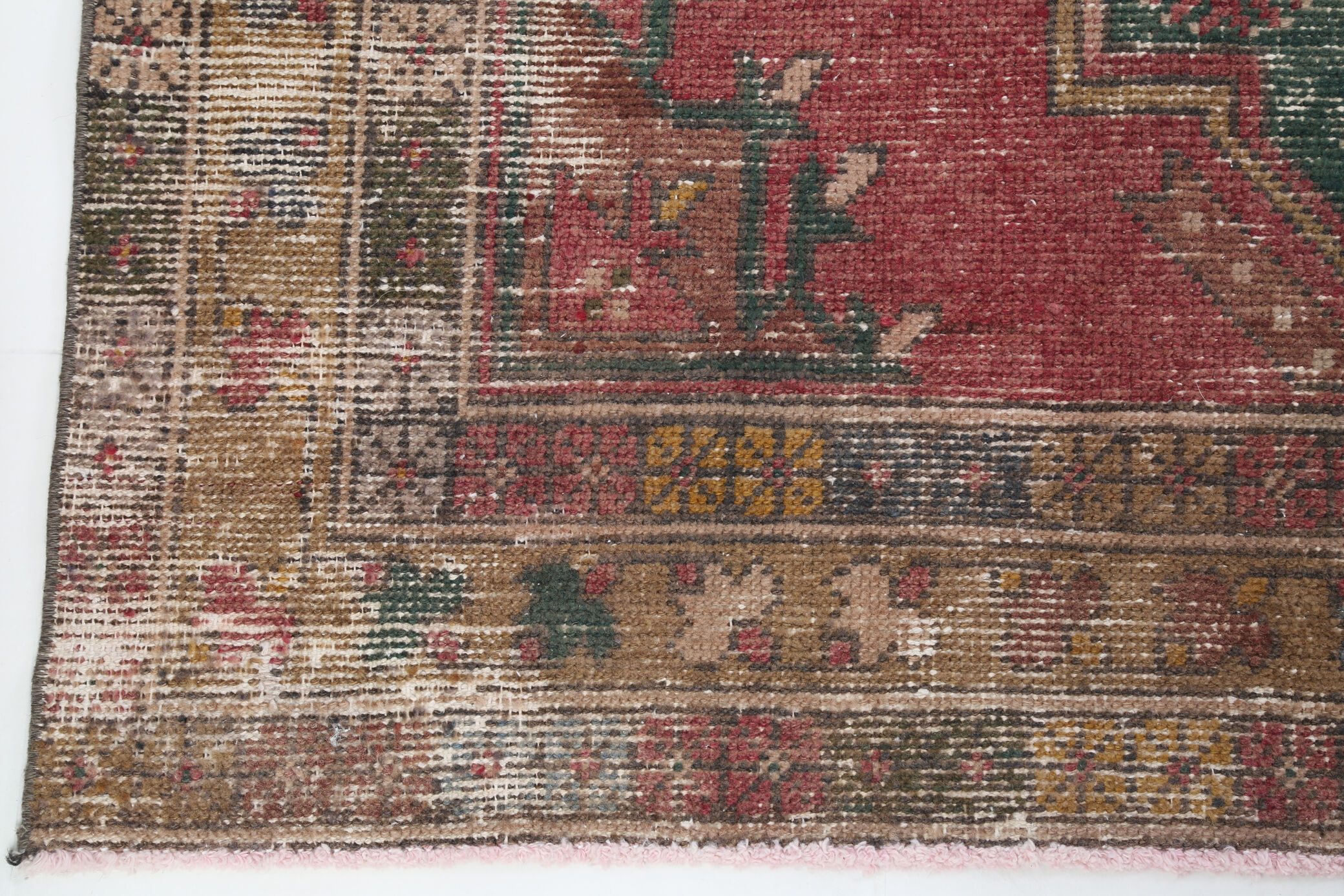 4x9 traditional hand-made vintage rug 284x134cm