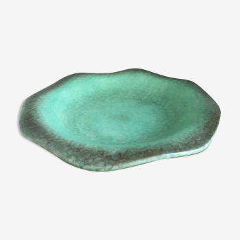 Large dish of the 1950s with wavy edge color green celadon