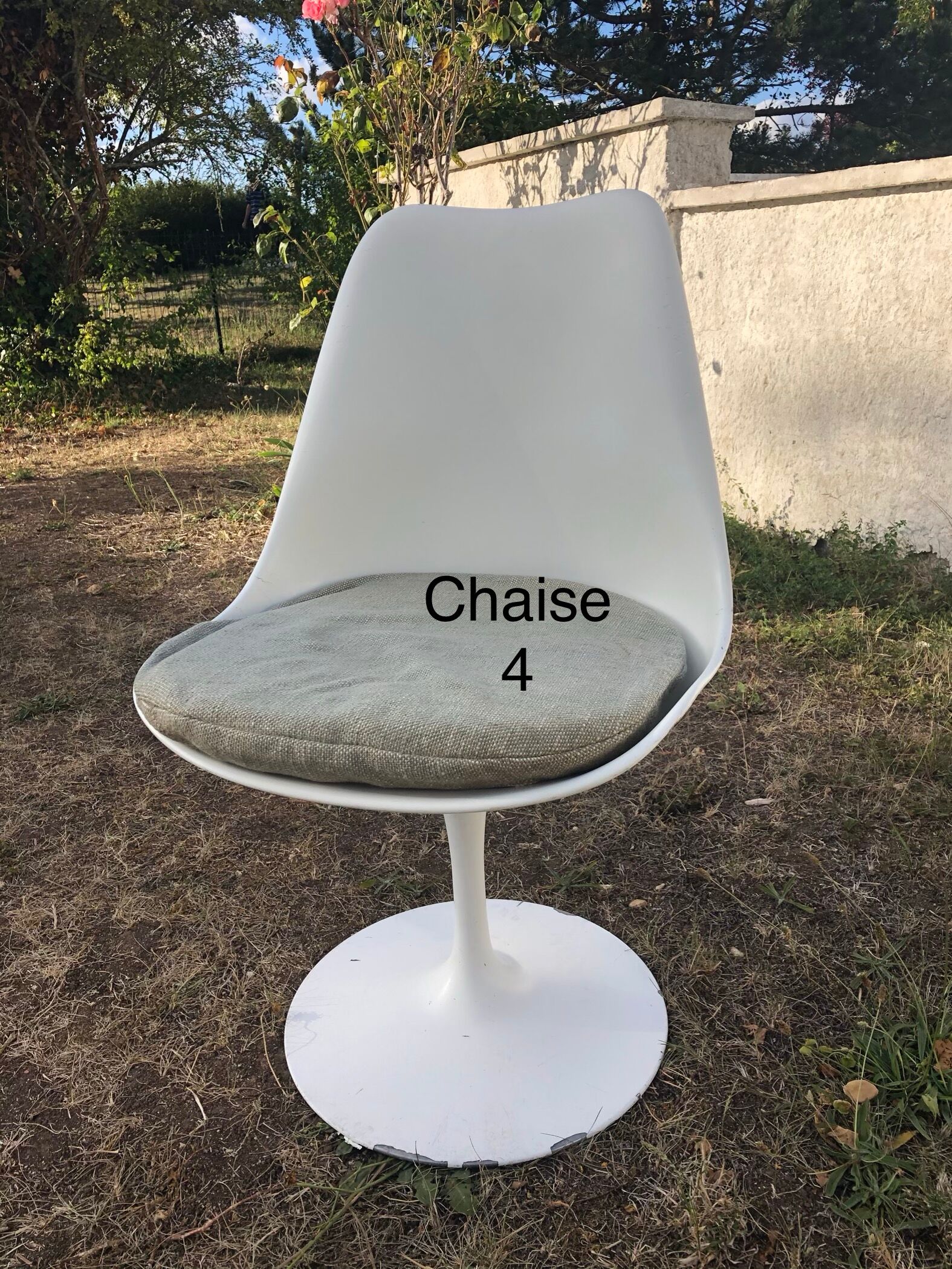 Ste of 5 "Tulip chairs" by Eero Saarinen for Knoll in the late 1950s