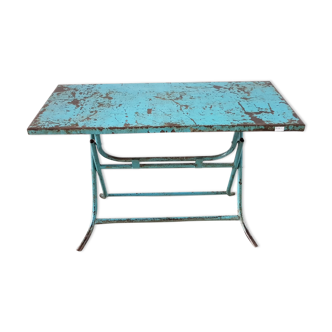 Metal folding table