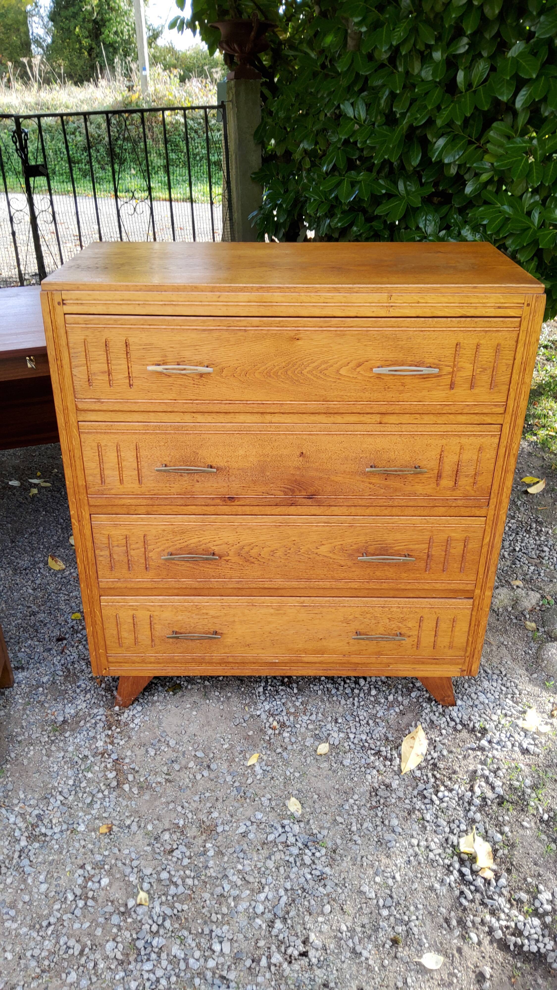 Chest of drawers of the 50s in blond oak compass feet