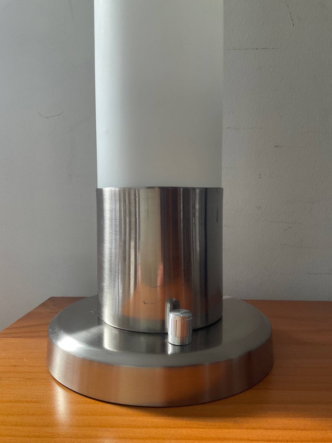Vintage lamp in opaline and brushed aluminum