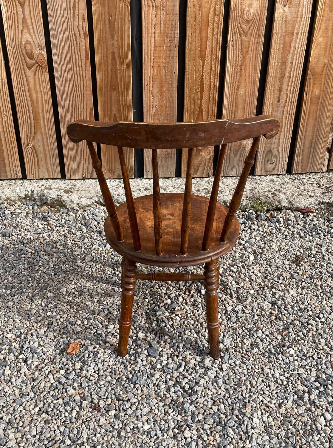 Edwardian Windsor chair in walnut, fully stamped, Swedish ibex penny style