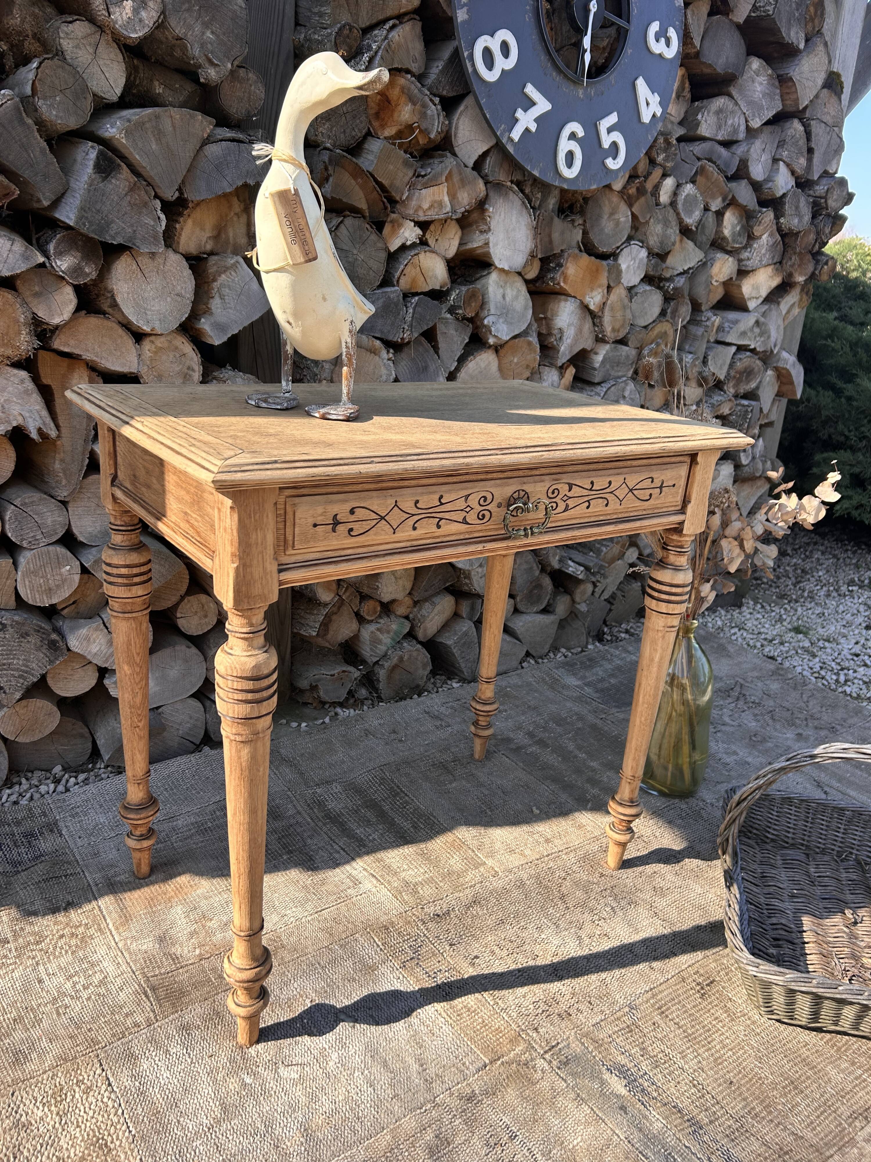 Console / Small table