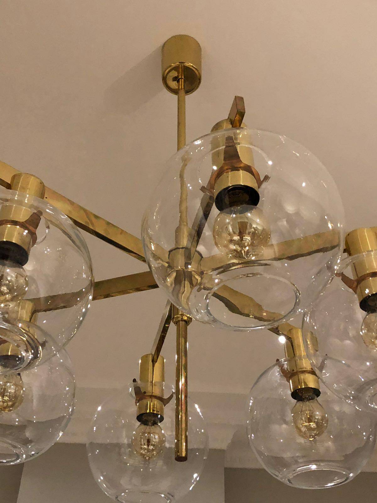 Lustre "Pastoral" en laiton avec six globes Hans-Agne Jakobsson