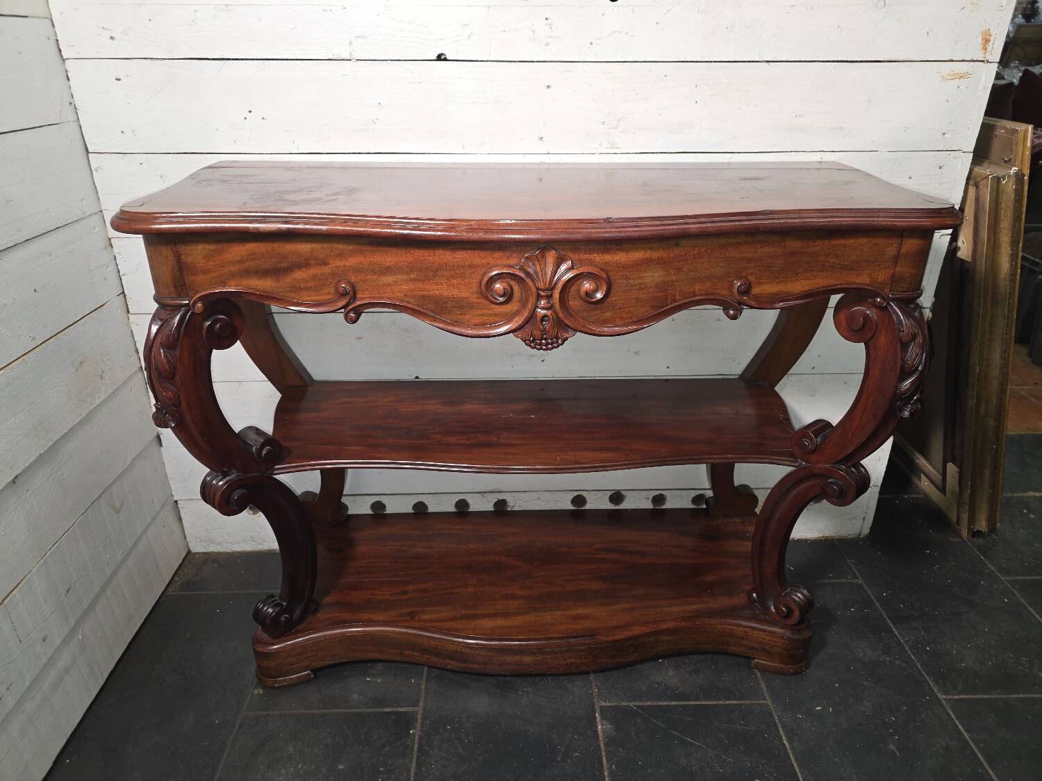 Console galbées Napoléon III XIXe en acajou