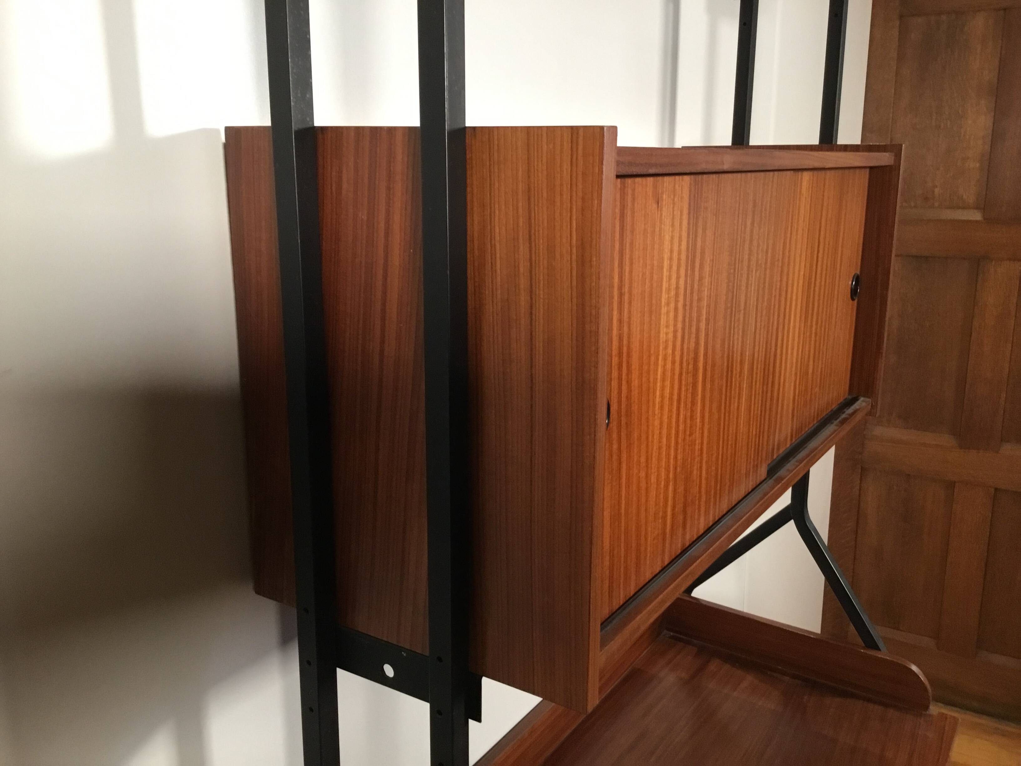 Secrétaire vintage avec rangement fermé et étagère