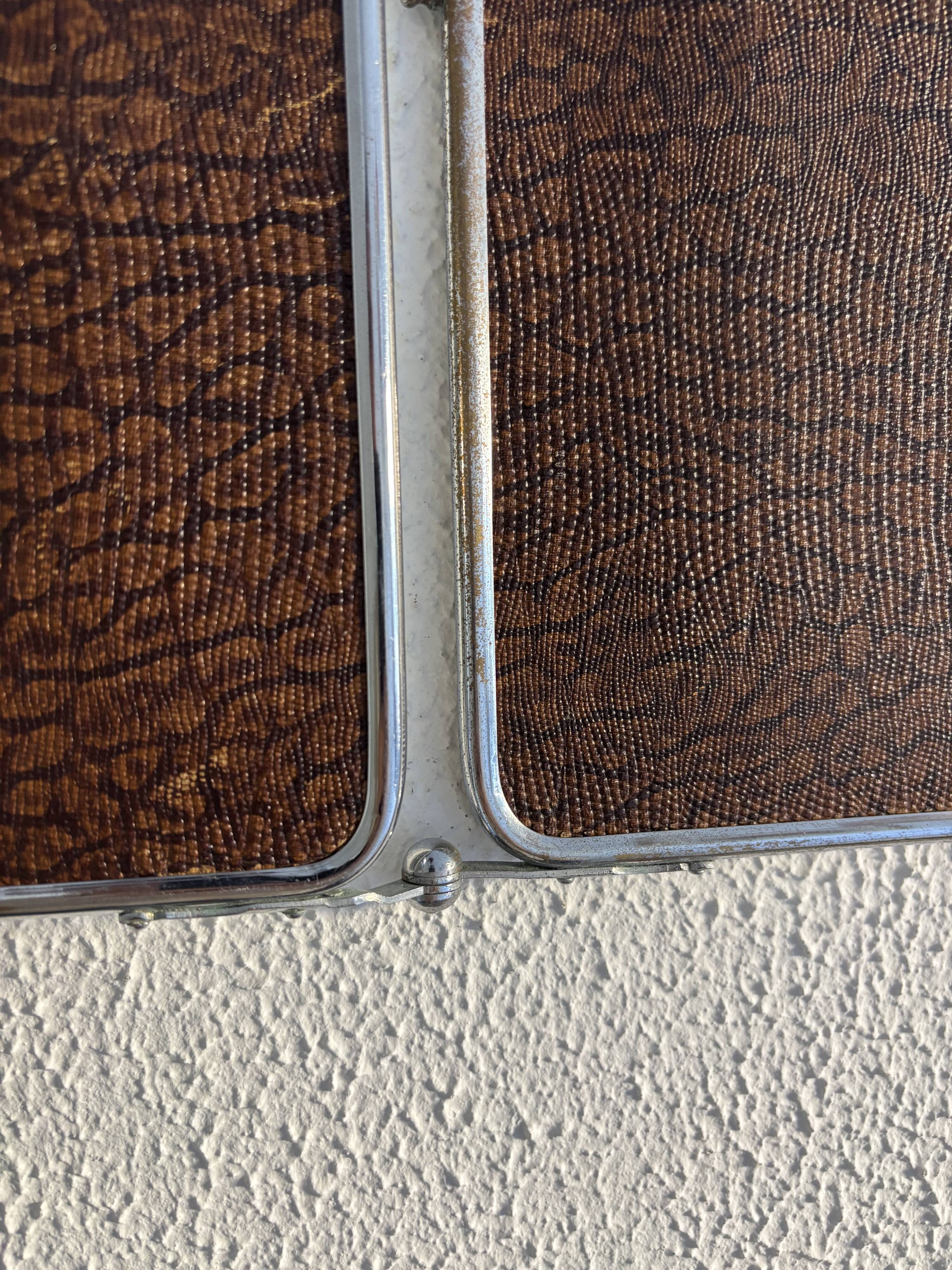 Vintage 1940s triptych barber mirror, bevelled chrome, snake imitation - 31 x