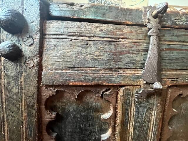 Coffre ancien iranien en bois massif - fabriqué à la main