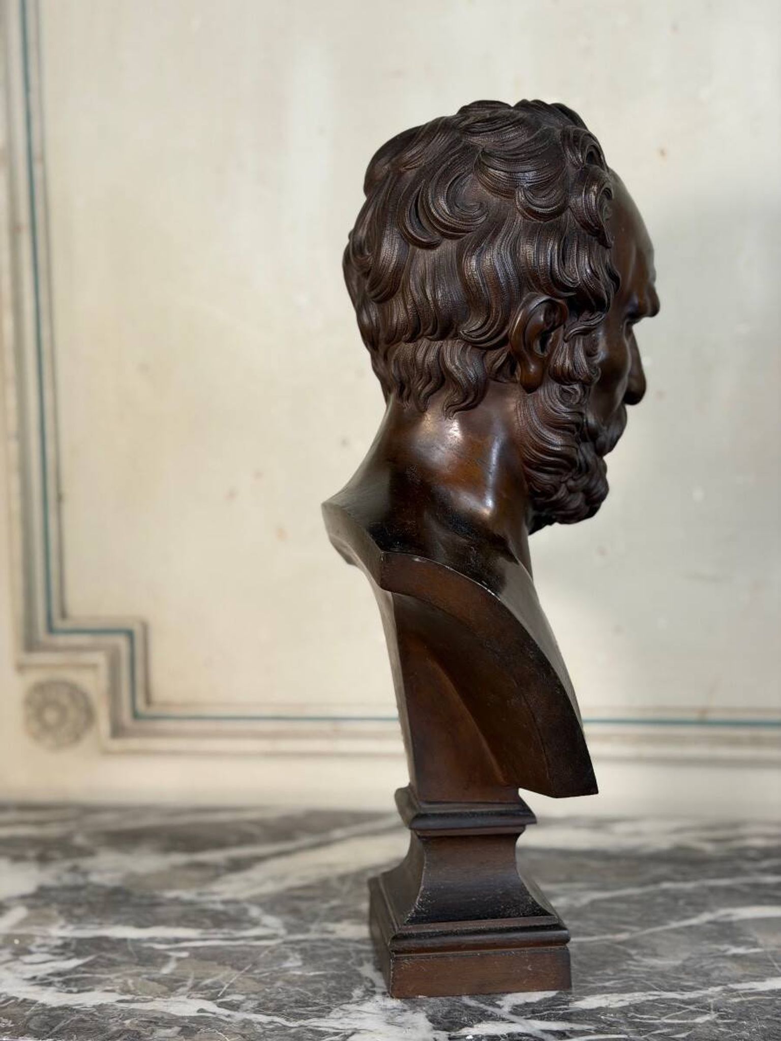 Bronze bust representing a philosopher after the Antique, 19th century, foundry Luppens.