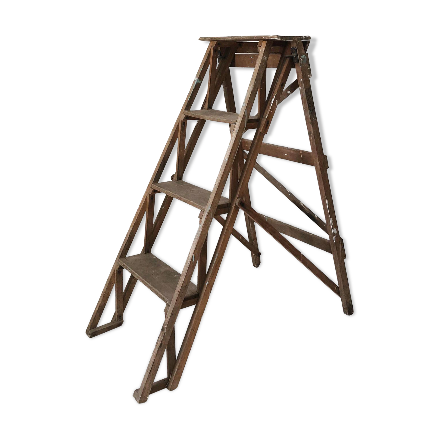Wooden painter's stepladder
