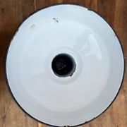 Industrial lampshade in enamelled sheet metal