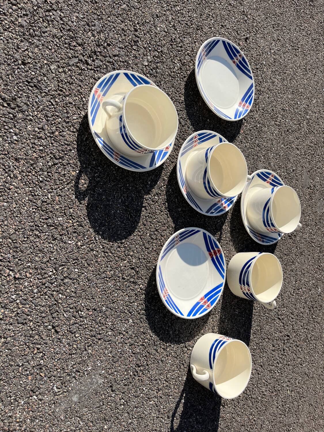 Set of 5 Badonviller Stella earthenware tea or chocolate cups