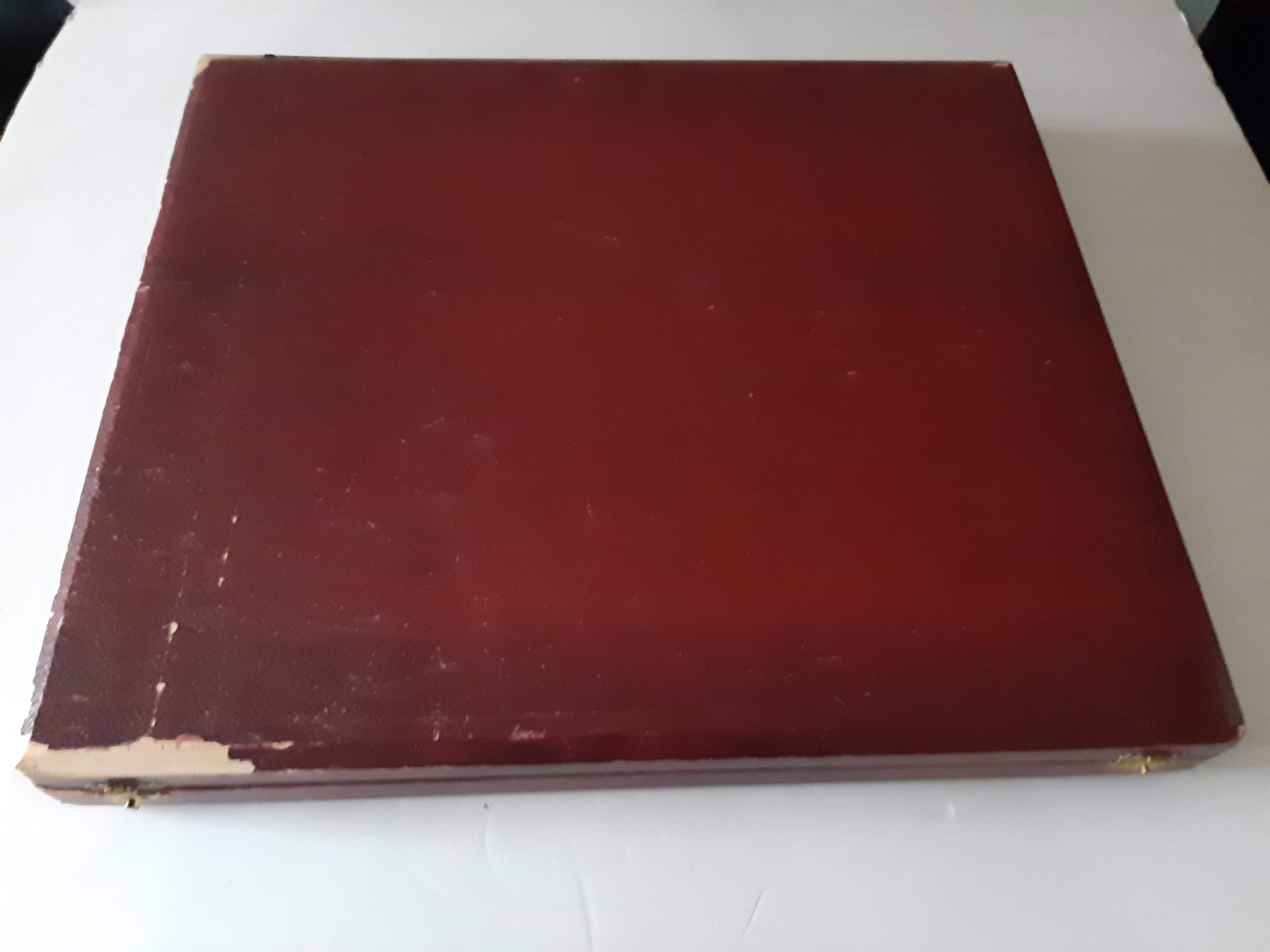 29-piece horn cutlery set, knives and serving utensils.