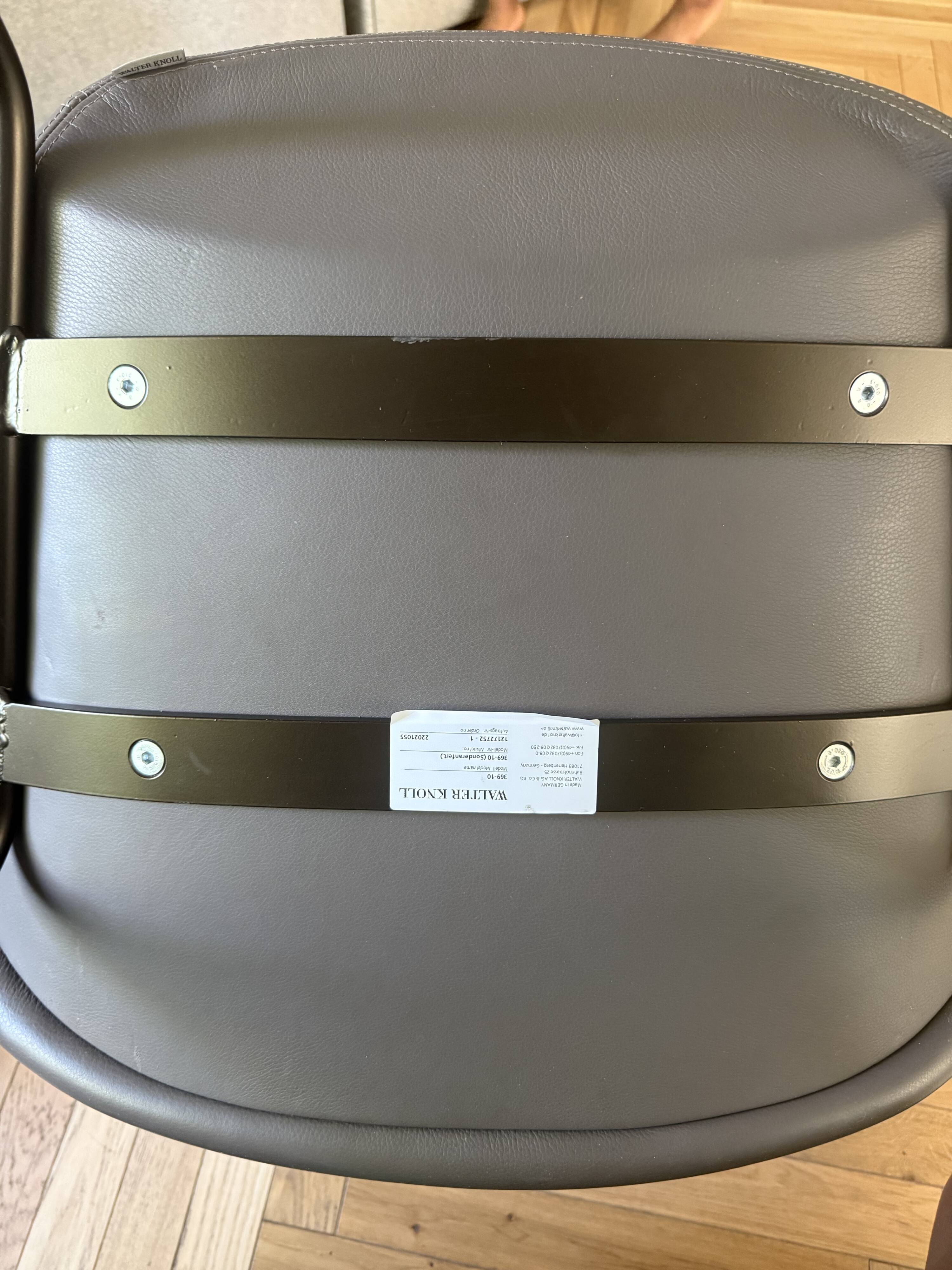 Walker Knoll Club Armchair 369