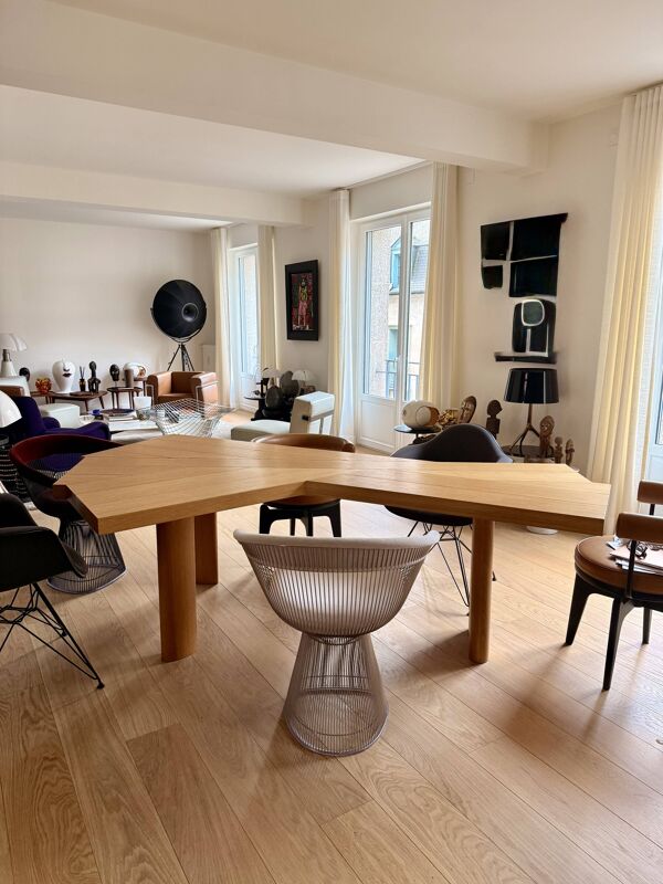 La Table Ventaglio  par Charlotte Perriand et Cassina