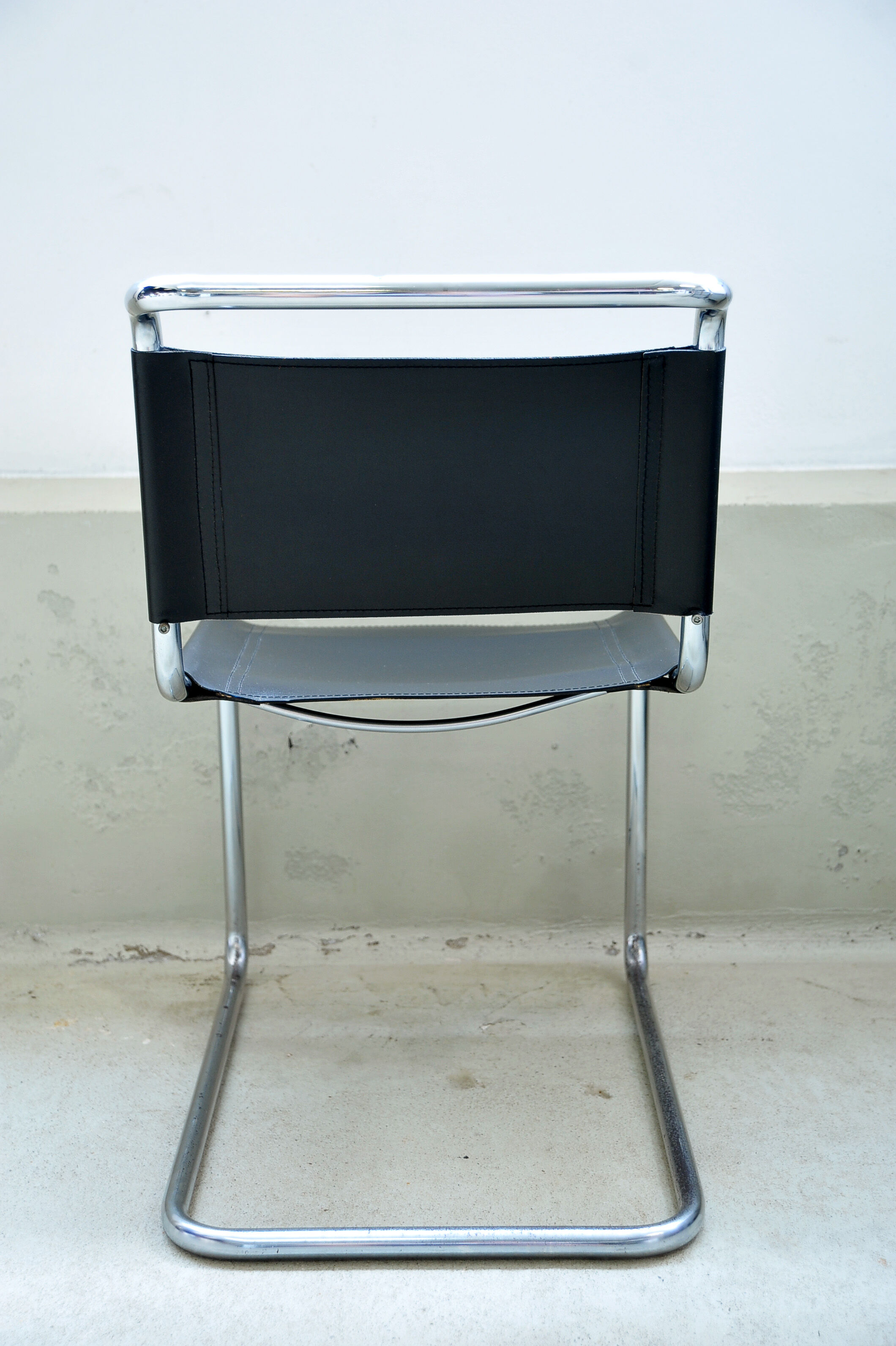 Cantilever chair S33 of Mart Stam
