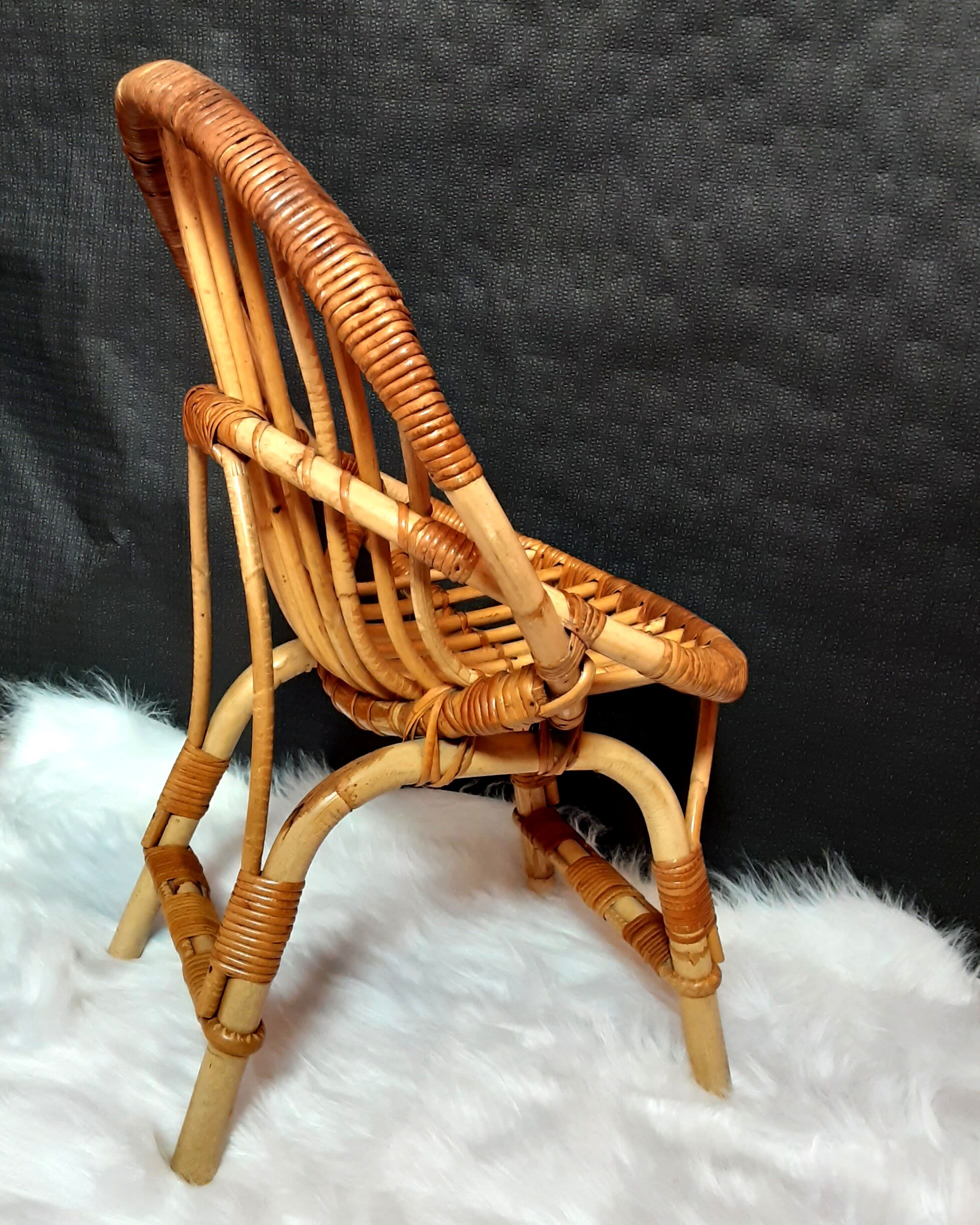 Fauteuil enfant en rotin vintage