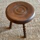 Tabouret tripode pieds tournés