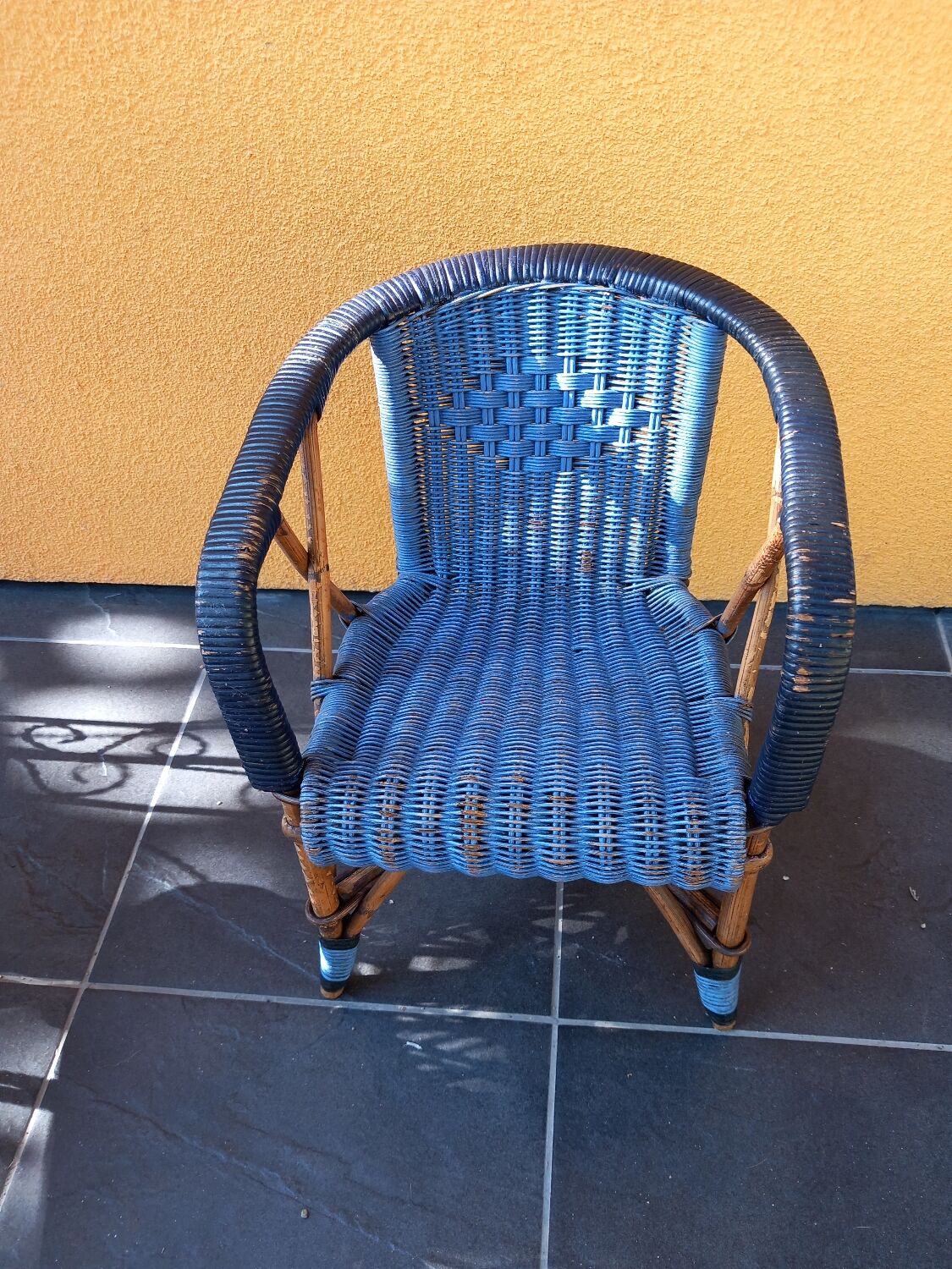 Doll chair