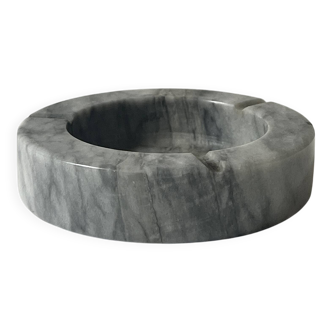 Italian ashtray in veined grey marble, 1970s design.