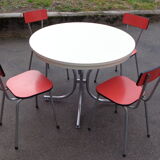 Kitchen table & its 4 chairs